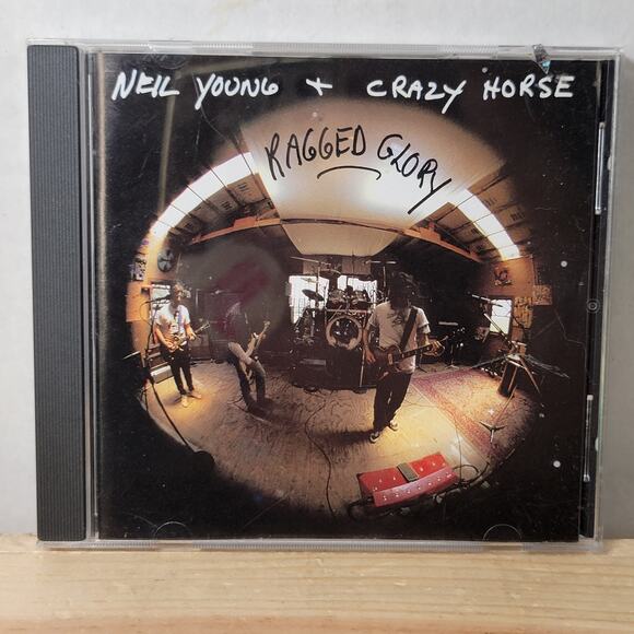 CD Neil Young & Crazy Horse - Ragged Glory - Picture 1 of 5